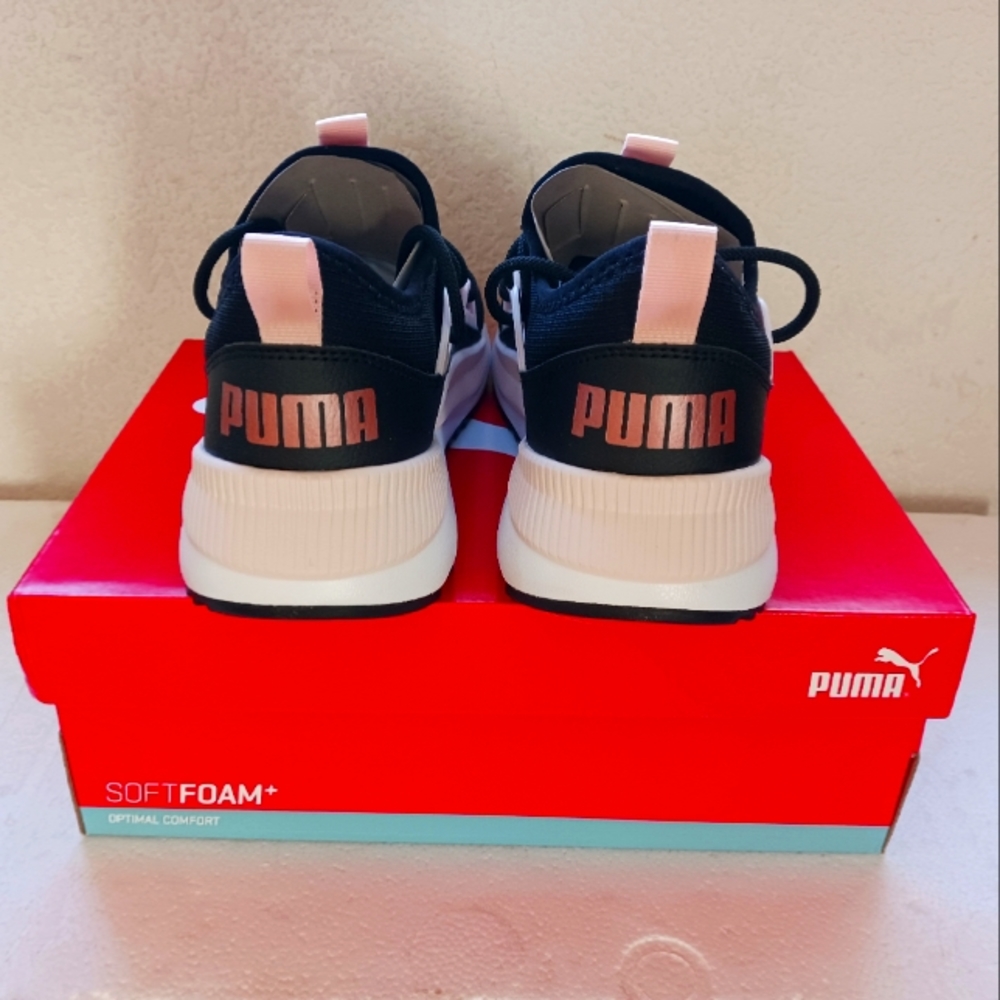Puma - Picture 3 of 4